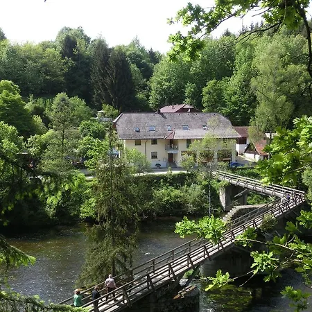 Zur Triftsperre 2* Passau